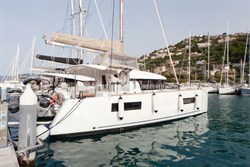 Lagoon 40 (4+2Cab)