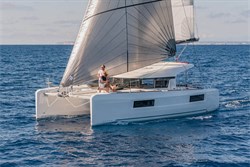 Lagoon 40 (4+2Cab)