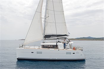 Lagoon 400-S2 (4Cab) 