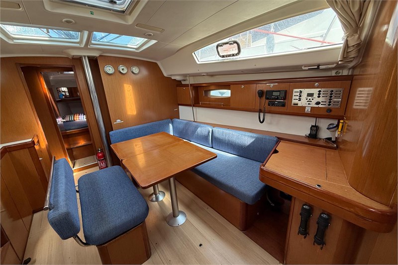 Oceanis 43