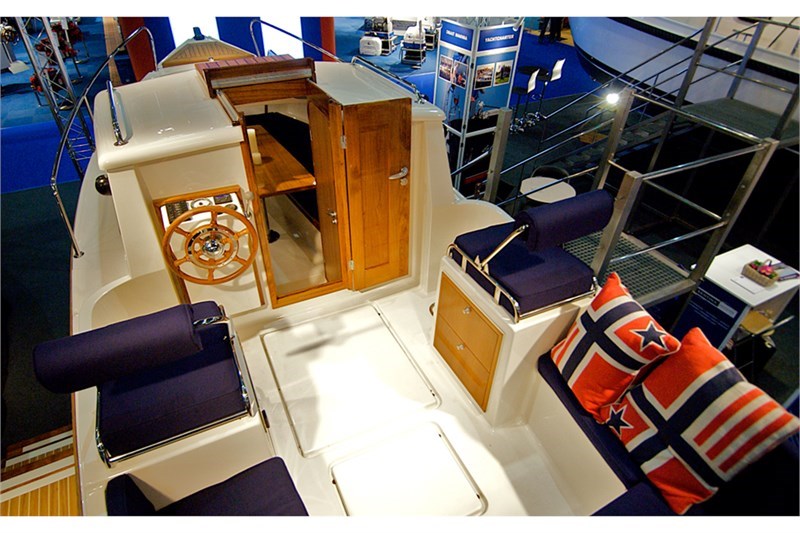 Sloep Cabin 750