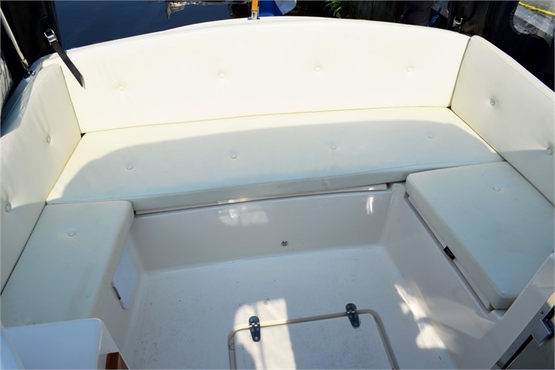 Sloep Cabin 750