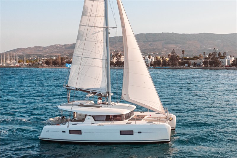 Lagoon 42