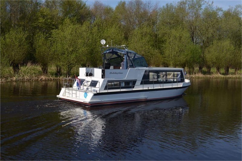 Safari Houseboat 1200