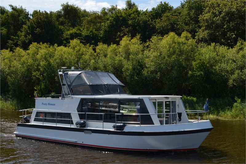 Safari Houseboat 1050