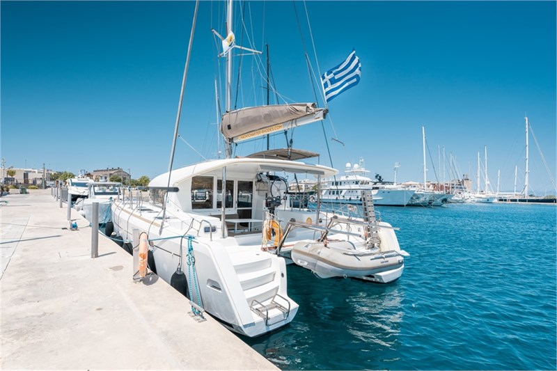 Lagoon 39