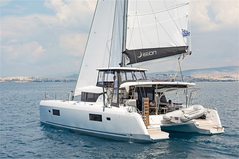 Lagoon 42