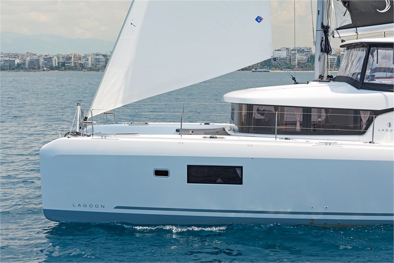 Lagoon 42