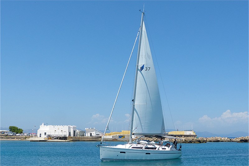Bavaria Cruiser 37