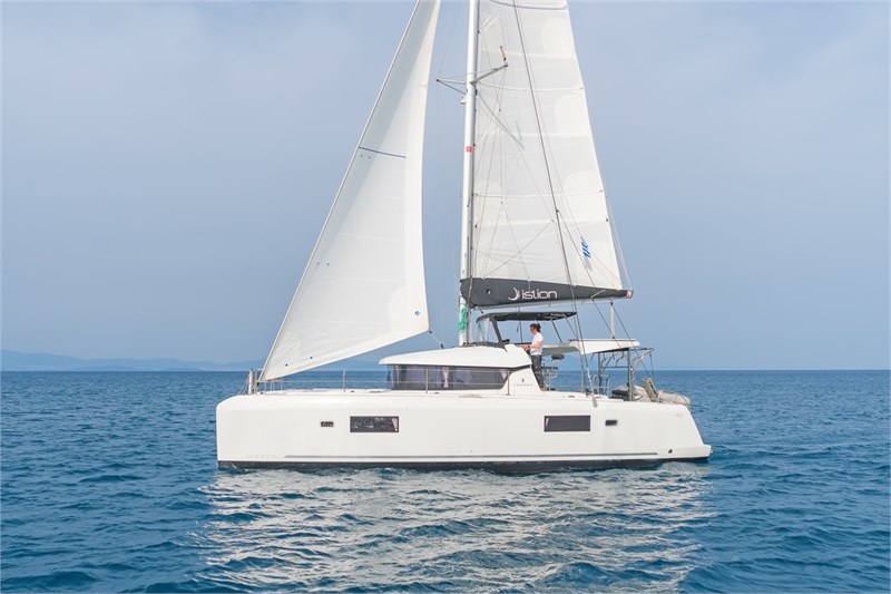 Lagoon 42