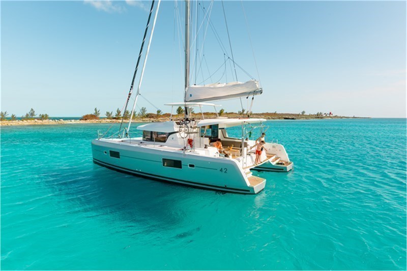 Lagoon 42