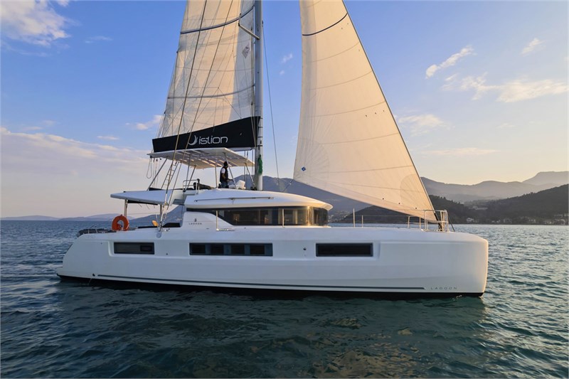 Lagoon 50