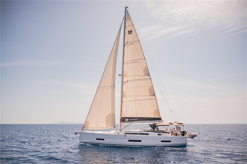 Dufour 530
