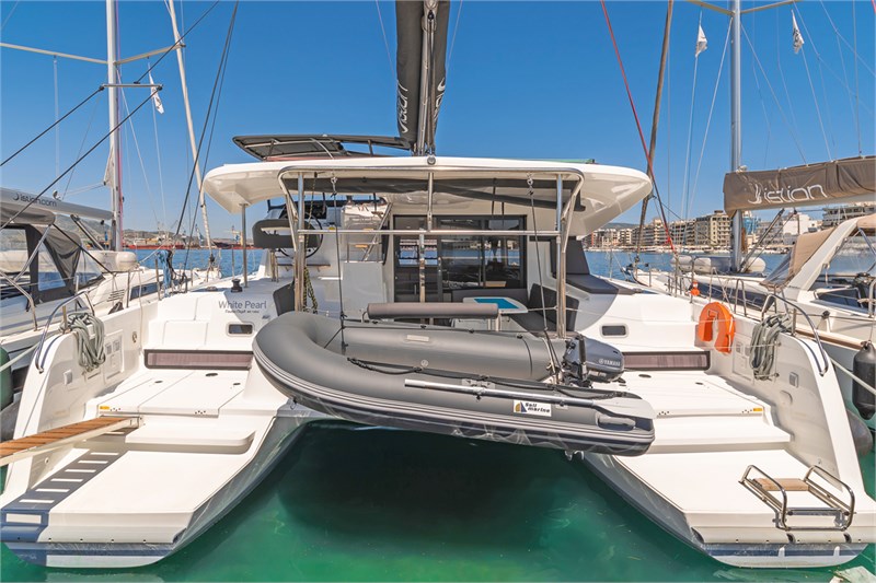 Lagoon 42