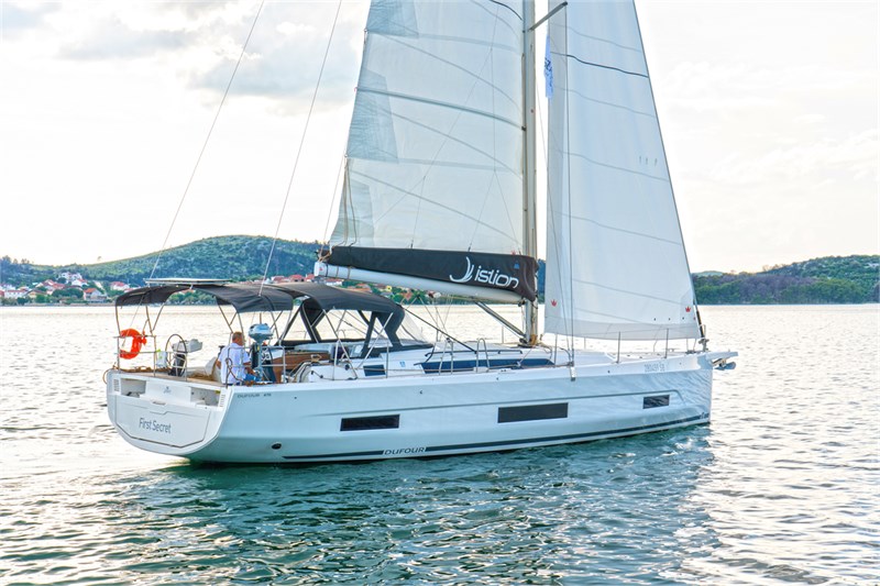 Dufour 470