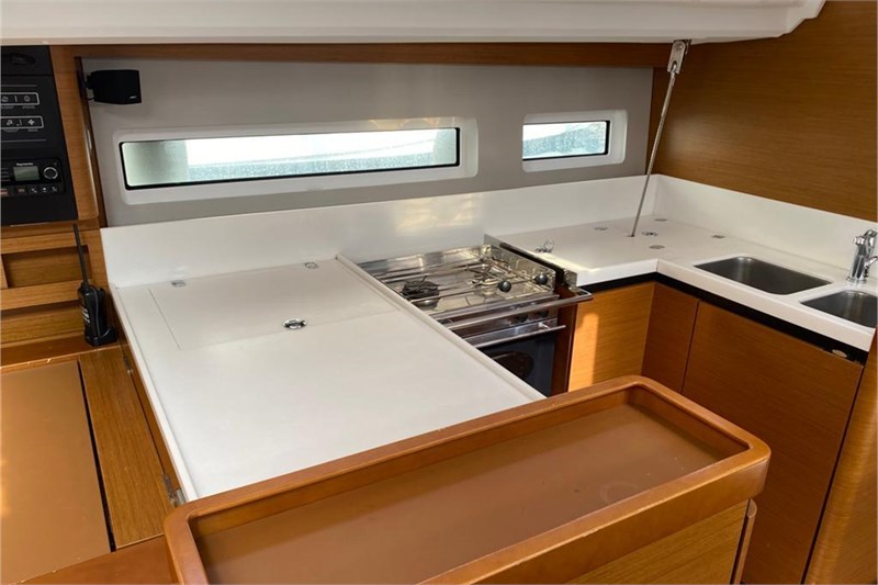 Sun Odyssey 440