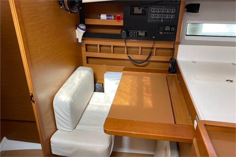 Sun Odyssey 440