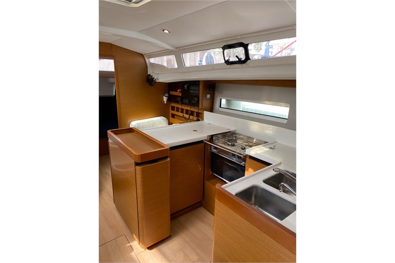 Sun Odyssey 440