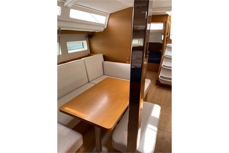 Sun Odyssey 440