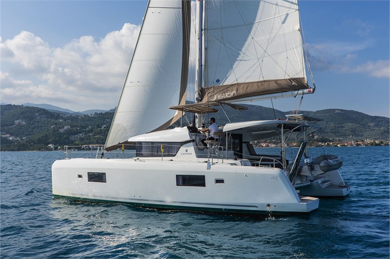 Lagoon 42