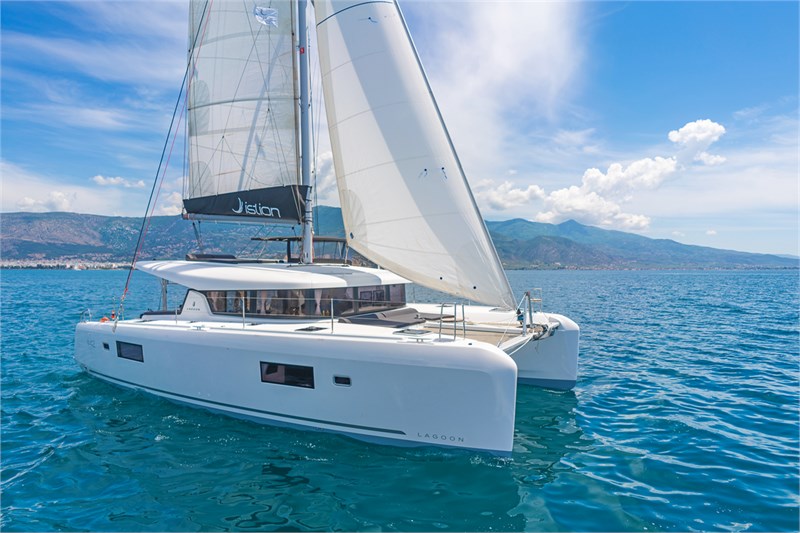 Lagoon 42