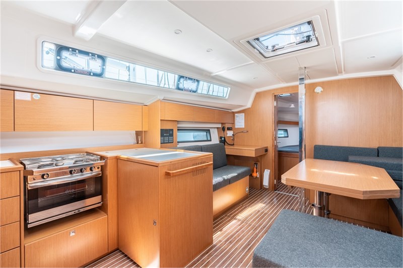 Bavaria C42