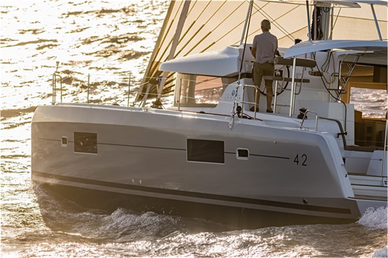 Lagoon 42